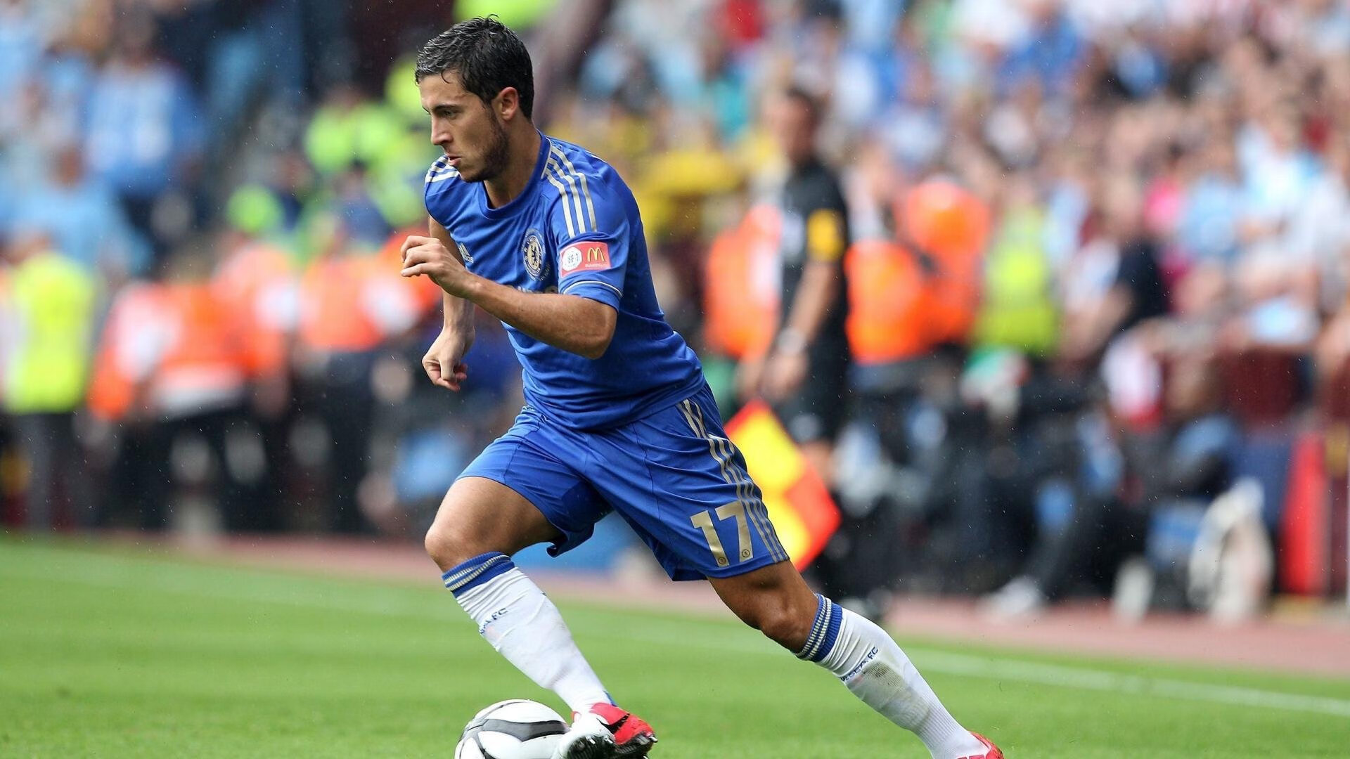 爱尔兰节奏掌控安哥拉，F1街道赛的战术焦点战