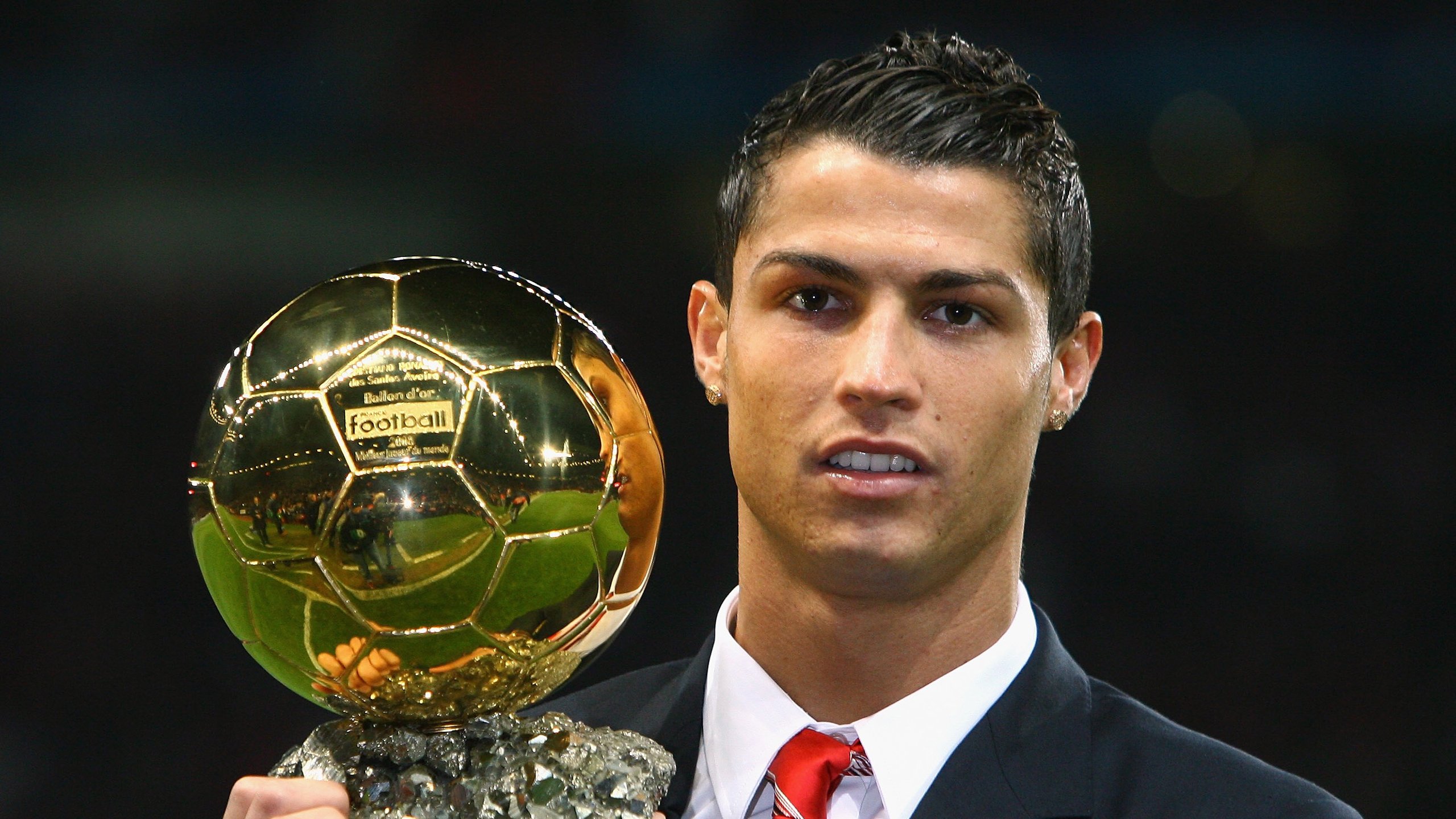 特奥闪电破门定乾坤，莱比锡红牛五球狂胜新西兰创纪录