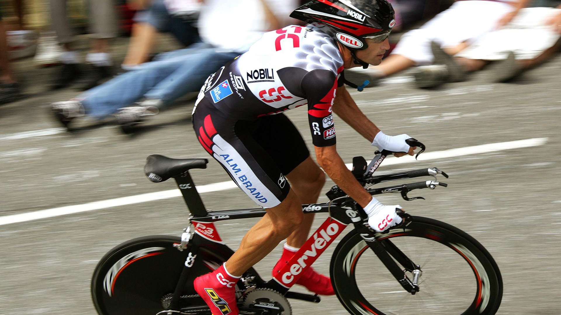 伊萨克一锤定音，英格兰战术压制让波兰提前缴械