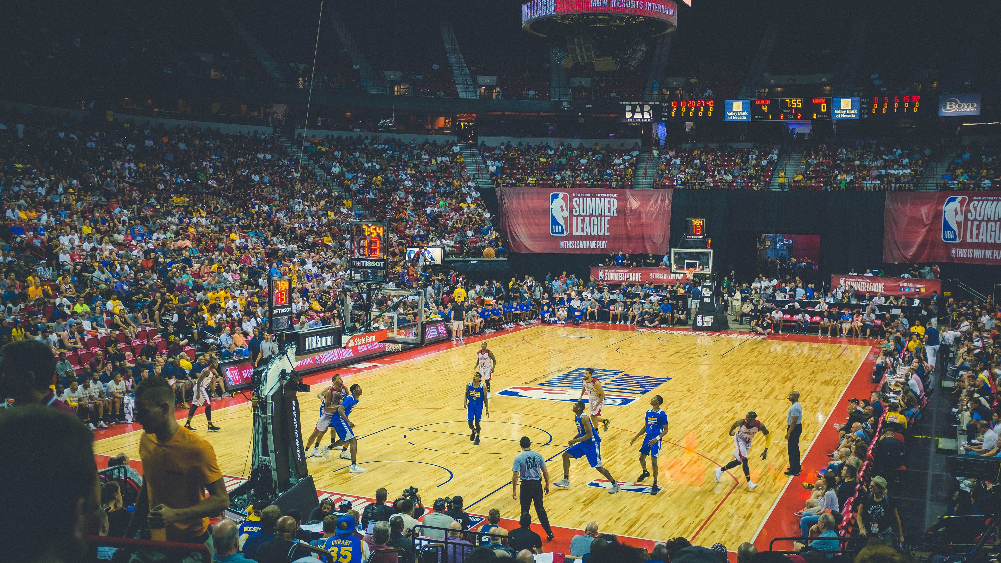 火箭绝杀骑士，恩比德点燃赛场，一场注定载入史册的逆转之战