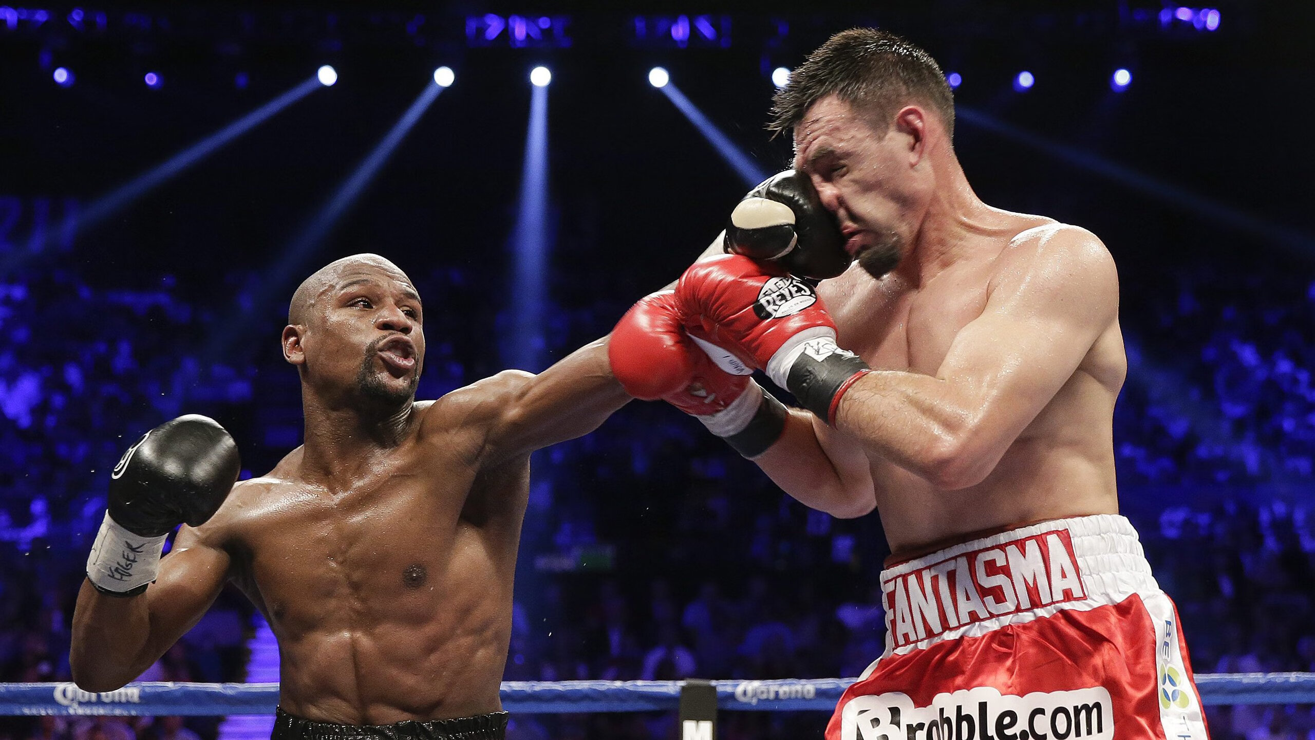 新王登基!雷诺车队力克红牛二队,拉塞尔统治全场开启新时代